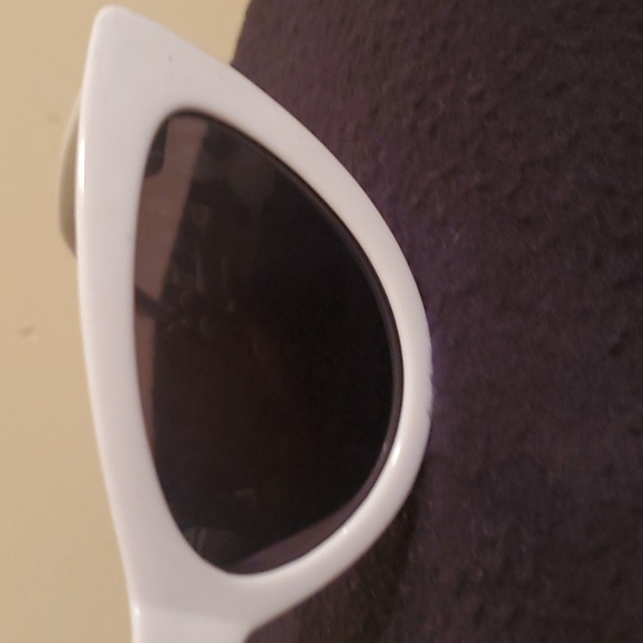 White Cat Eye Sunglasses - Picture 8 of 8